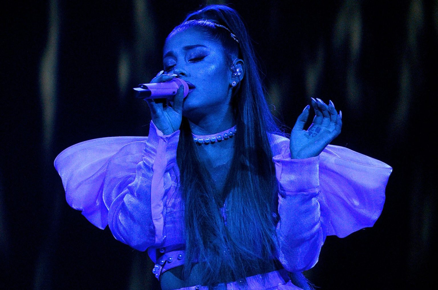 Ariana Grande Live in London TLN