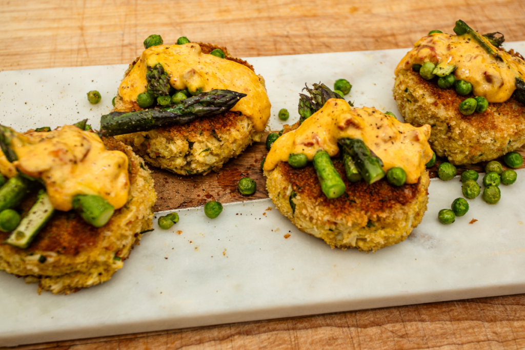 Crab Cakes With Tomato Aioli | TLN