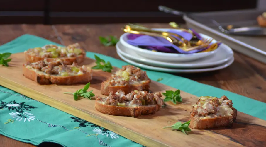 SAUSAGE CROSTINI